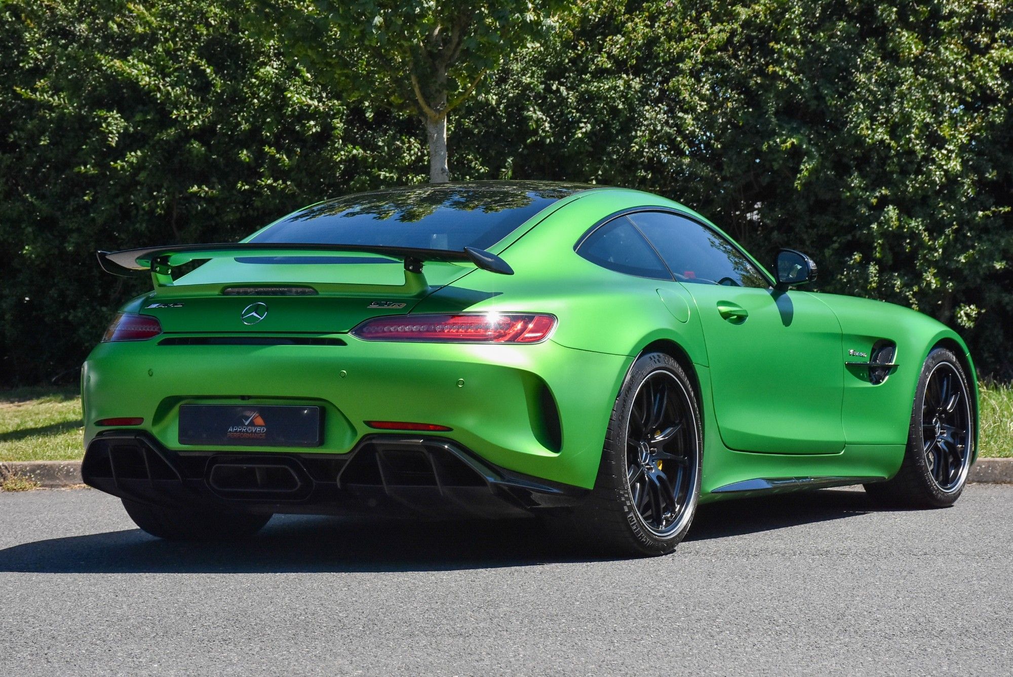 USED 2017 67 MERCEDES-BENZ AMG GT 4.0 V8 BiTurbo R Coupe 2dr Petrol SpdS DCT Euro 6 (s/s) (585 ps) 
