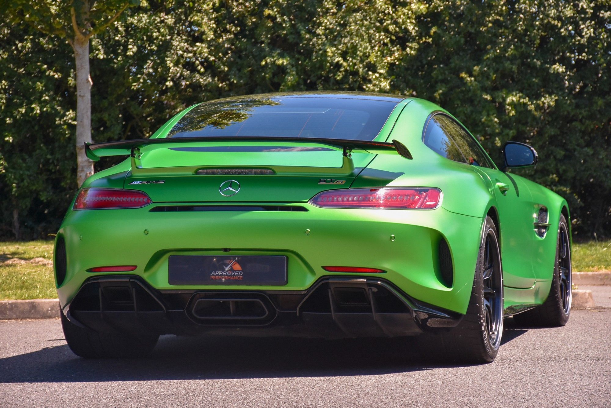 USED 2017 67 MERCEDES-BENZ AMG GT 4.0 V8 BiTurbo R Coupe 2dr Petrol SpdS DCT Euro 6 (s/s) (585 ps) 