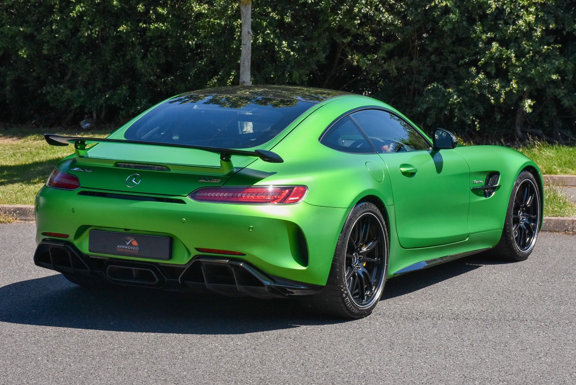USED 2017 67 MERCEDES-BENZ AMG GT 4.0 V8 BiTurbo R Coupe 2dr Petrol SpdS DCT Euro 6 (s/s) (585 ps) 