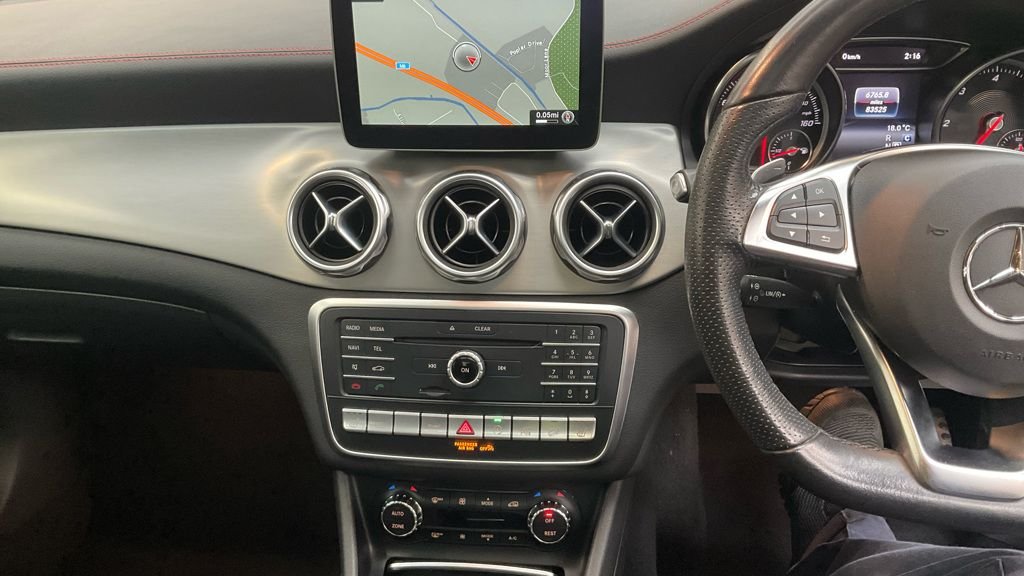 USED 2018 18 MERCEDES-BENZ GLA 2.1 GLA220d AMG Line (Premium Plus) SUV 5dr Diesel 7G-DCT 4MATIC Euro 6 (s/s) (170 ps) 2 KEYS LONG MOT