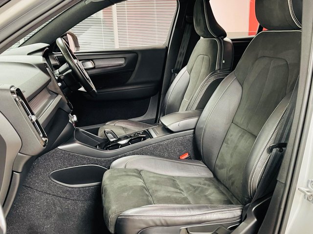 View our VOLVO XC40