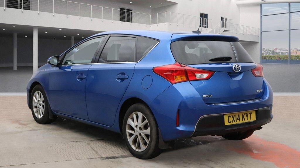 2014 14 TOYOTA AURIS