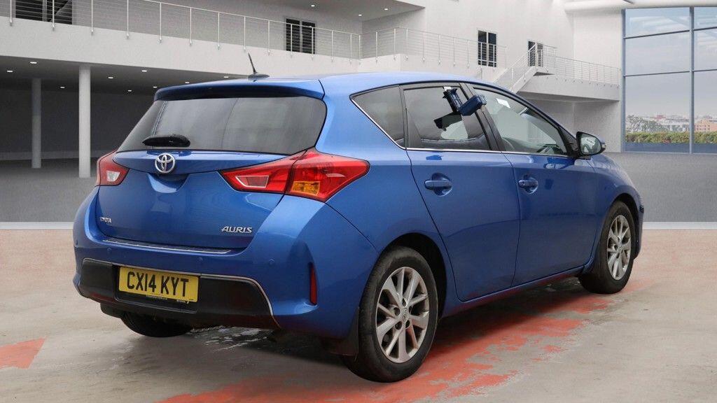 2014 14 TOYOTA AURIS