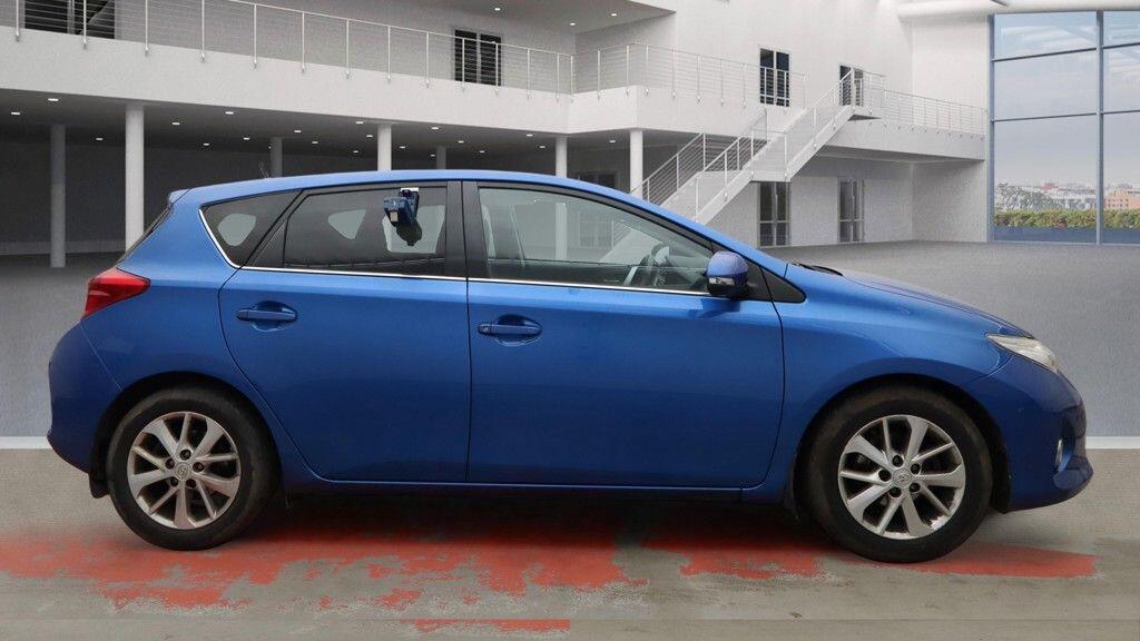 2014 14 TOYOTA AURIS