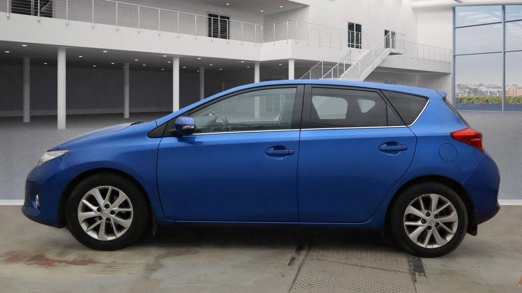 2014 14 TOYOTA AURIS