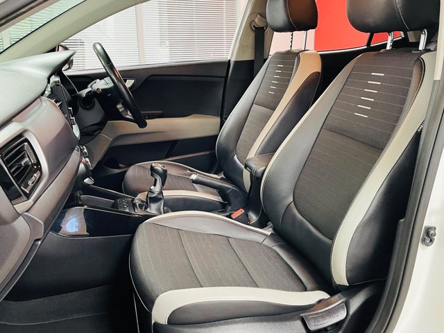 View our KIA STONIC