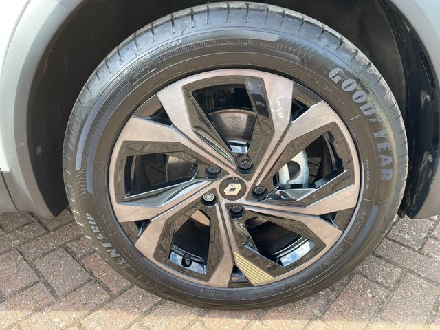 View our RENAULT CAPTUR