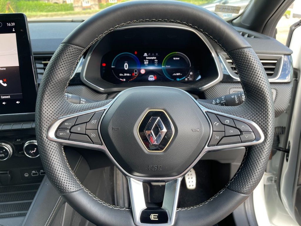 USED 2024 24 RENAULT CAPTUR 1.6 E-TECH E-Tech engineered SUV 5dr Petrol Hybrid Auto Euro 6 (s/s) (145 ps) 