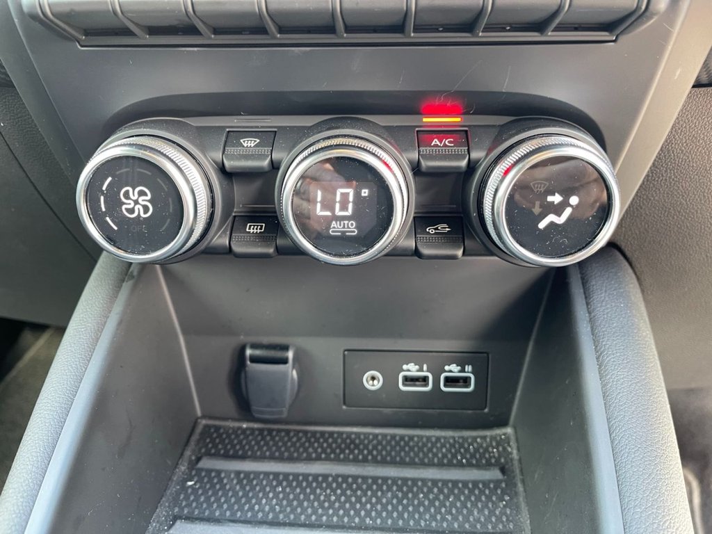USED 2024 24 RENAULT CAPTUR 1.6 E-TECH E-Tech engineered SUV 5dr Petrol Hybrid Auto Euro 6 (s/s) (145 ps) 