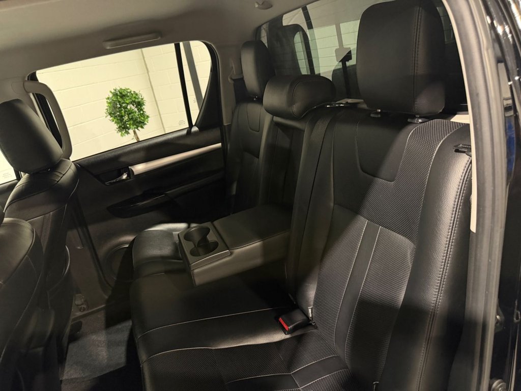 USED 2016 66 TOYOTA HILUX 2.4 D-4D Invincible X Pickup Double Cab 4dr Diesel Auto 4WD Euro 6 (TSS) (150 ps) 