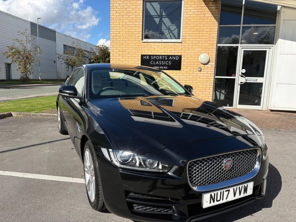 Black 2017 Jaguar XE Saloon Rear-wheel drive Automatic