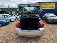USED 2004 53 TOYOTA COROLLA 1.6 VVT-i T Spirit Hatchback 5dr Petrol Automatic (190 g/km, 109 bhp) 6 Speed Automatic