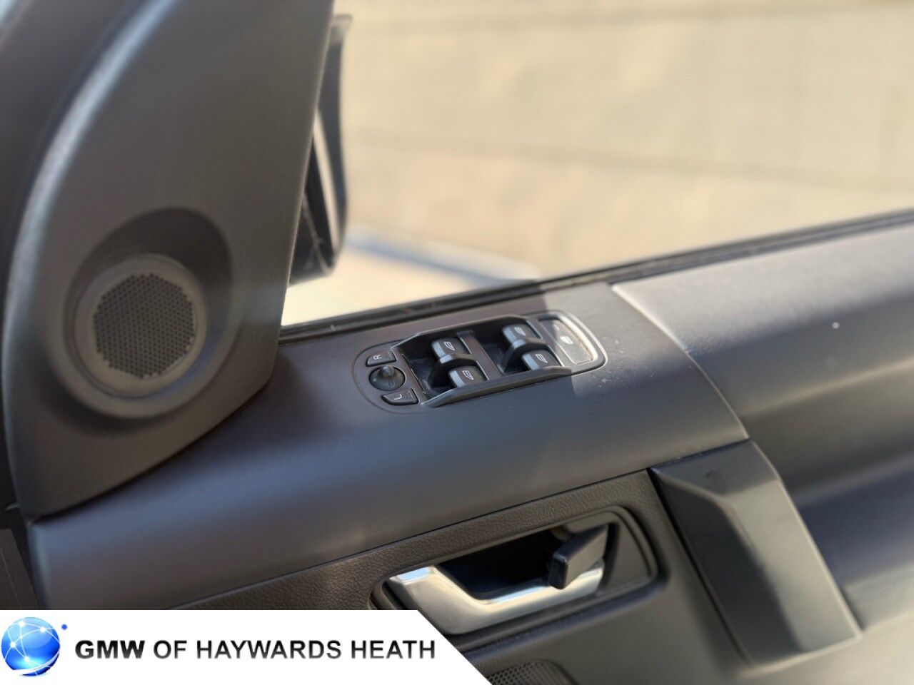 2011 Land Rover Freelander thumbnail 17