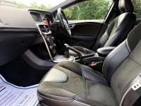 USED 2016 66 VOLVO V40 2.0 V40 R-Design T2 5dr Full Service History Sat Nav