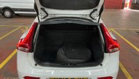 USED 2018 18 VOLVO V40 2.0 T2 GPF Momentum Hatchback 5dr Petrol Manual Euro 6 (s/s) (122 ps) **EXTENDED WARRANTY+BREAKDOWN COVER