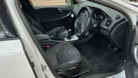 USED 2018 18 VOLVO V40 2.0 T2 GPF Momentum Hatchback 5dr Petrol Manual Euro 6 (s/s) (122 ps) **EXTENDED WARRANTY+BREAKDOWN COVER