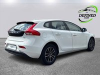 USED 2018 18 VOLVO V40 2.0 T2 GPF Momentum Hatchback 5dr Petrol Manual Euro 6 (s/s) (122 ps) **EXTENDED WARRANTY+BREAKDOWN COVER