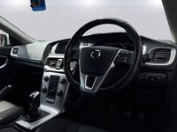 USED 2018 18 VOLVO V40 2.0 T2 GPF Momentum Hatchback 5dr Petrol Manual Euro 6 (s/s) (122 ps) **EXTENDED WARRANTY+BREAKDOWN COVER