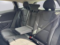 USED 2018 18 VOLVO V40 2.0 T2 GPF Momentum Hatchback 5dr Petrol Manual Euro 6 (s/s) (122 ps) **EXTENDED WARRANTY+BREAKDOWN COVER