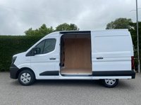 USED 2026 26 RENAULT MASTER ADVANCE MM35 MWB MEDIUM HIGHTOP 2.0 DCI 130PS New / Pre Reg With Delivery Miles, 3 Years Renault Warranty Until June 2029!! Popular L2 H2 New Model Winning Van Of The Year 2025 With Great Spec Inc Air Con, Cruise Control, Rear Parking Sensors, Touchscreen Stereo With Apple CarPlay & Loads More! Good Saving On New List Price! In stock With Immediate Availability