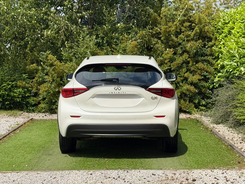 USED 2017 INFINITI Q30 1.5d SE Hatchback 5dr Diesel Manual Euro 6 (s/s) (109 ps) SATNAV, HEATED LEATHER, 1F/KEEPER