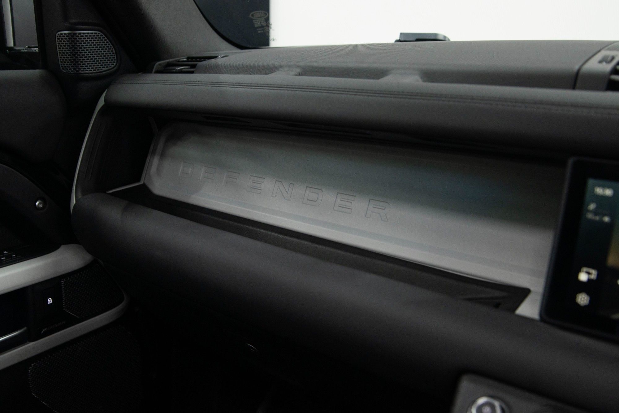 USED 2024 W LAND ROVER DEFENDER 110 2.0 P400e 15.4kWh XS Edition Plug-in Hybrid  