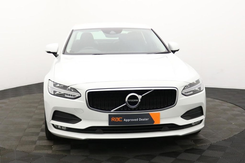 USED 2019 69 VOLVO S90 2.0 D4 Momentum Plus Saloon 4dr Diesel Auto Euro 6 (s/s) (190 ps) Sat Nav, Camera, DAB