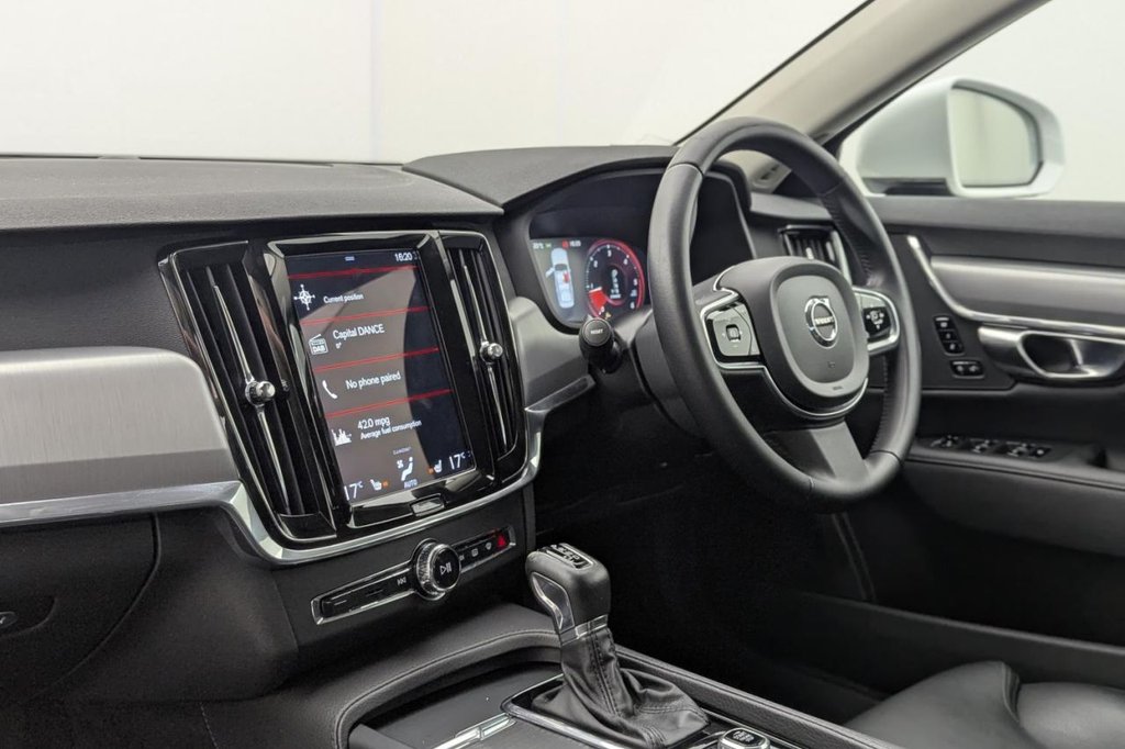 USED 2019 69 VOLVO S90 2.0 D4 Momentum Plus Saloon 4dr Diesel Auto Euro 6 (s/s) (190 ps) Sat Nav, Camera, DAB