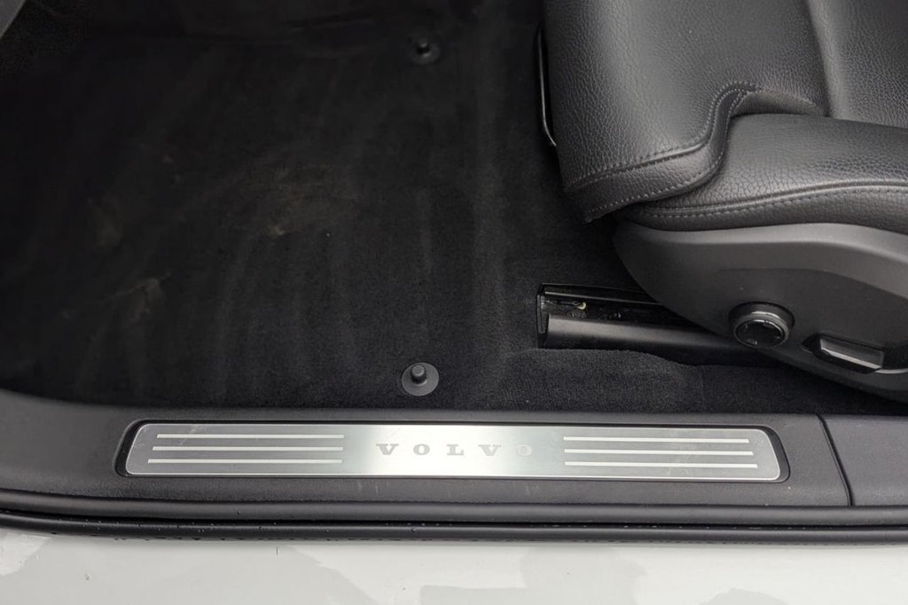 USED 2019 69 VOLVO S90 2.0 D4 Momentum Plus Saloon 4dr Diesel Auto Euro 6 (s/s) (190 ps) Sat Nav, Camera, DAB