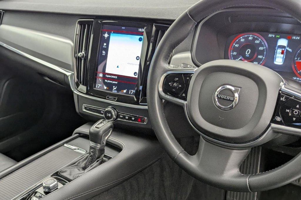 USED 2019 69 VOLVO S90 2.0 D4 Momentum Plus Saloon 4dr Diesel Auto Euro 6 (s/s) (190 ps) Sat Nav, Camera, DAB