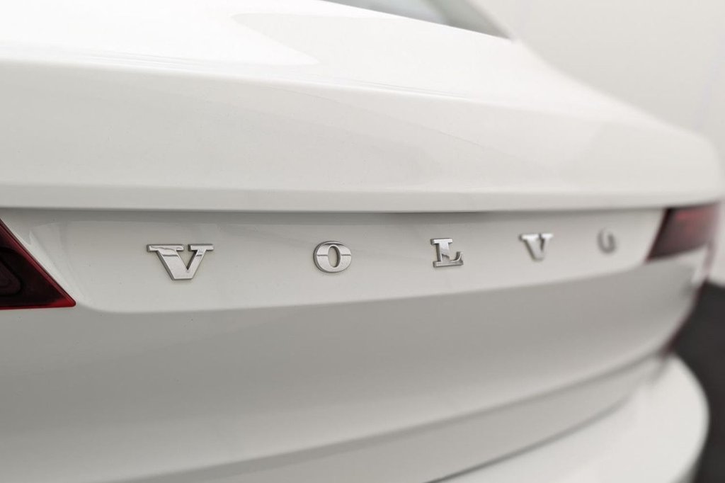 USED 2019 69 VOLVO S90 2.0 D4 Momentum Plus Saloon 4dr Diesel Auto Euro 6 (s/s) (190 ps) Sat Nav, Camera, DAB
