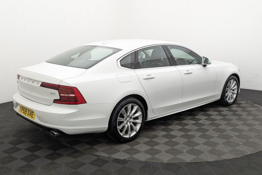 USED 2019 69 VOLVO S90 2.0 D4 Momentum Plus Saloon 4dr Diesel Auto Euro 6 (s/s) (190 ps) Sat Nav, Camera, DAB