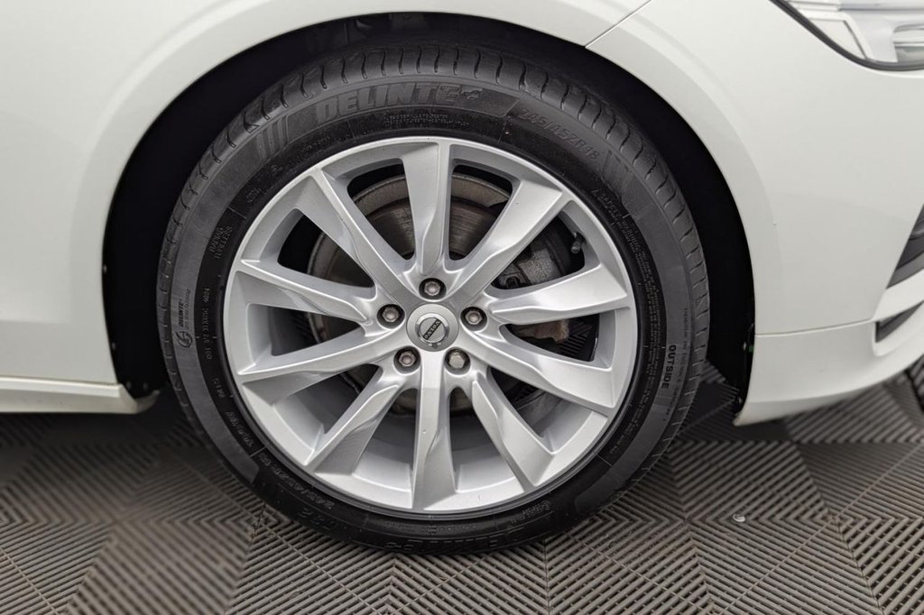 USED 2019 69 VOLVO S90 2.0 D4 Momentum Plus Saloon 4dr Diesel Auto Euro 6 (s/s) (190 ps) Sat Nav, Camera, DAB