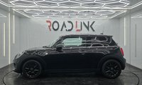 USED 2019 19 MINI HATCH 1.5 Cooper Classic Hatchback 3dr Petrol Steptronic Euro 6 (s/s) (136 ps) interior lighting