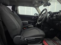 USED 2019 19 MINI HATCH 1.5 Cooper Classic Hatchback 3dr Petrol Steptronic Euro 6 (s/s) (136 ps) interior lighting