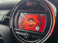 USED 2019 19 MINI HATCH 1.5 Cooper Classic Hatchback 3dr Petrol Steptronic Euro 6 (s/s) (136 ps) interior lighting