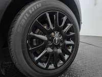 USED 2019 19 MINI HATCH 1.5 Cooper Classic Hatchback 3dr Petrol Steptronic Euro 6 (s/s) (136 ps) interior lighting