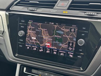 View our VOLKSWAGEN TOURAN