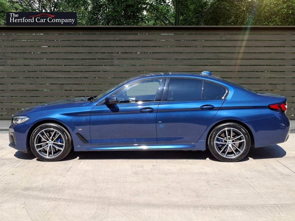 2021 BMW 5 Series thumbnail 5