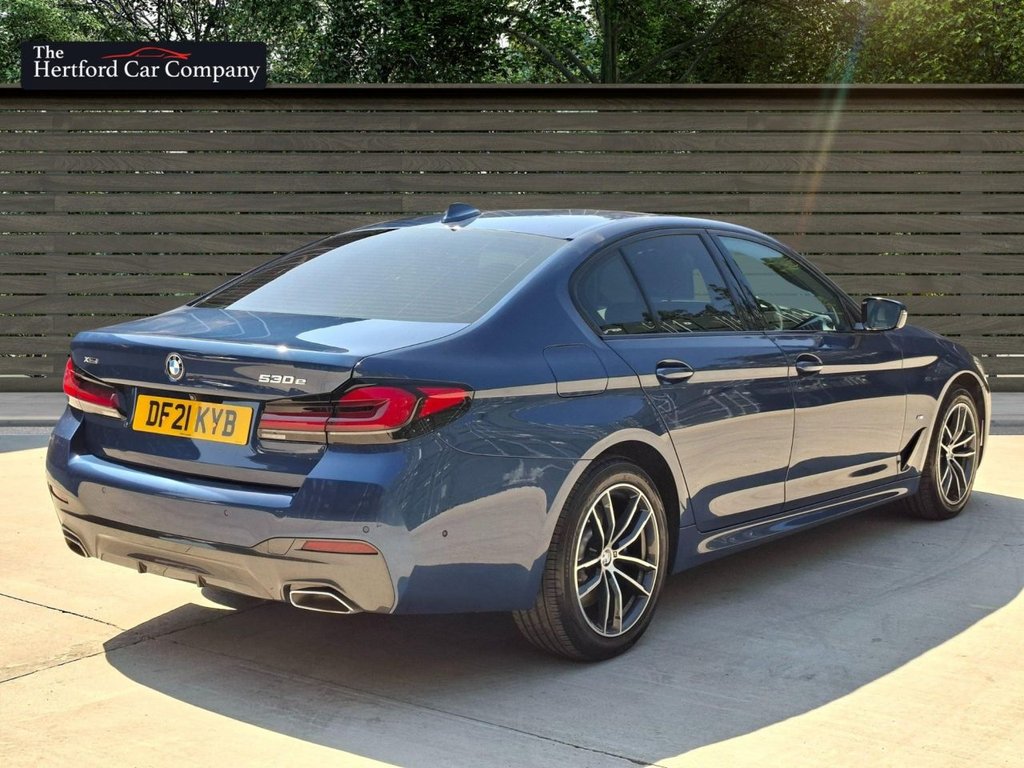 2021 BMW 5 Series thumbnail 8