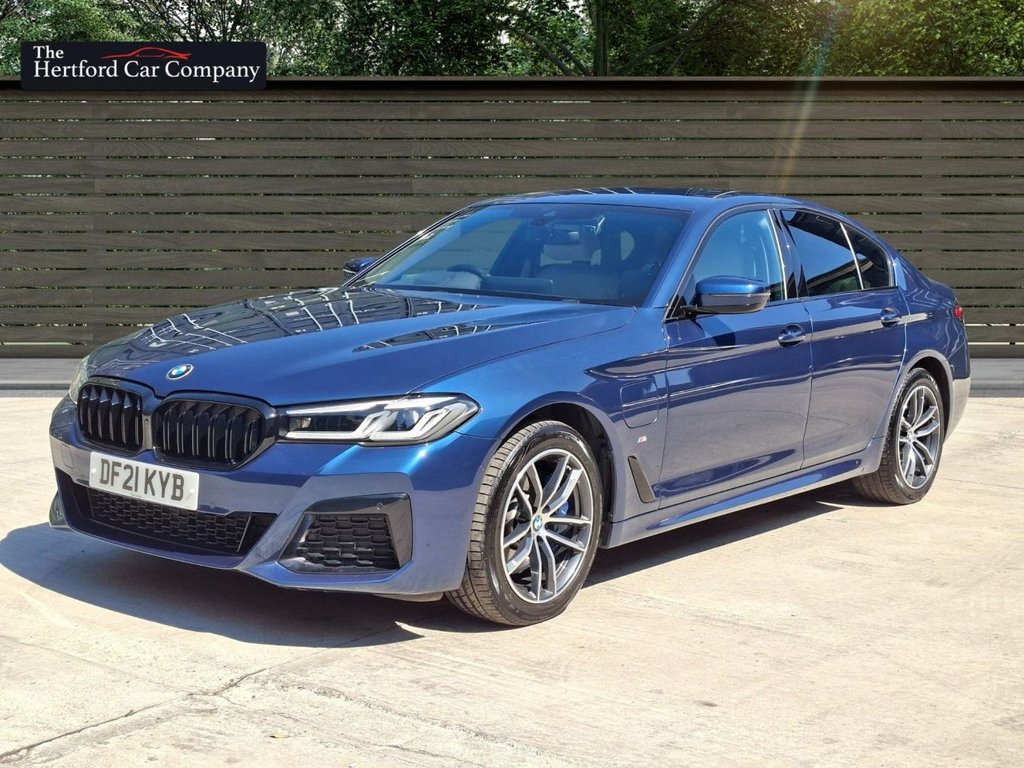 2021 BMW 5 Series thumbnail 4