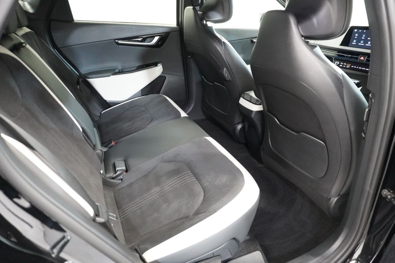 2022 KIA EV6 77.4kWh GT-Line Hatchback 5dr Electric Auto (225 bhp) - vehicle photo 32 for sale on PureCar