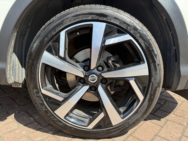 View our NISSAN QASHQAI