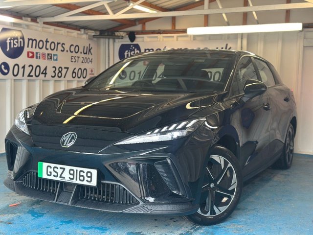 View our MG MG4 51kWh SE Hatchback 5dr Electric Auto (170 ps)+2 KEYS+1 OWNER FROM NEW+AIRCON+HISTORY+2 CABLES+PARK CONTROL+MEDIA+DIGITAL DASH+APPS+DAB+ALLOYS+CLIMATE+CRUISE
