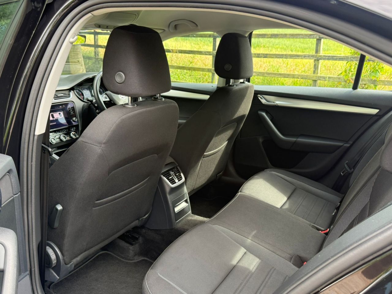 2020 SKODA OCTAVIA 1.0 TSI GPF SE Technology Hatchback 5dr Petrol Manual Euro 6 (s/s) (115 ps) - vehicle photo 20 for sale on PureCar