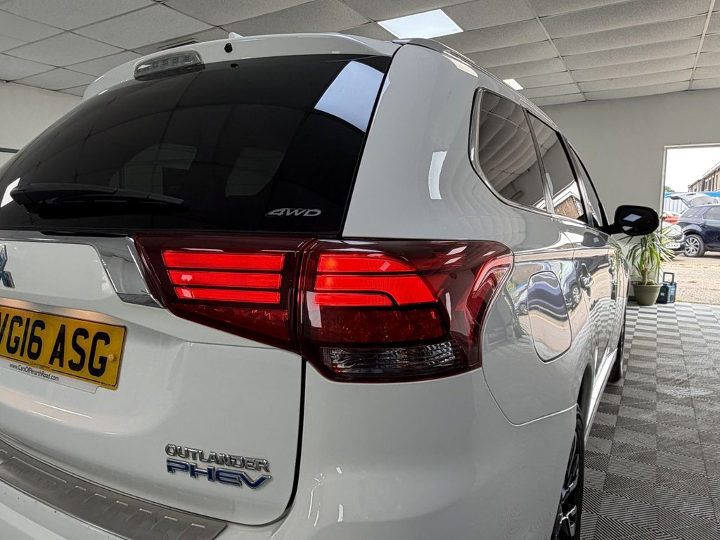 USED 2016 16 MITSUBISHI OUTLANDER 2.0h 12kWh GX4h SUV 5dr Petrol Plug-in Hybrid CVT 4WD Euro 6 (s/s) (200 ps) 