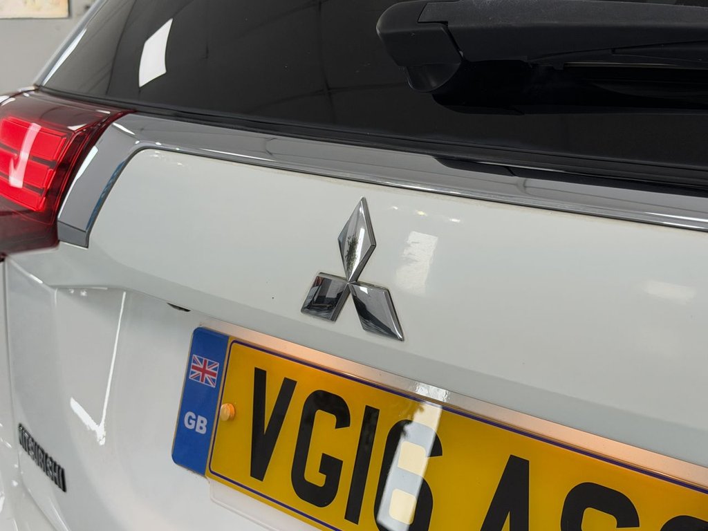 USED 2016 16 MITSUBISHI OUTLANDER 2.0h 12kWh GX4h SUV 5dr Petrol Plug-in Hybrid CVT 4WD Euro 6 (s/s) (200 ps) 