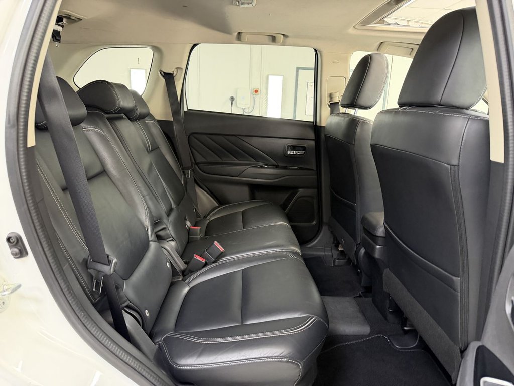 USED 2016 16 MITSUBISHI OUTLANDER 2.0h 12kWh GX4h SUV 5dr Petrol Plug-in Hybrid CVT 4WD Euro 6 (s/s) (200 ps) 
