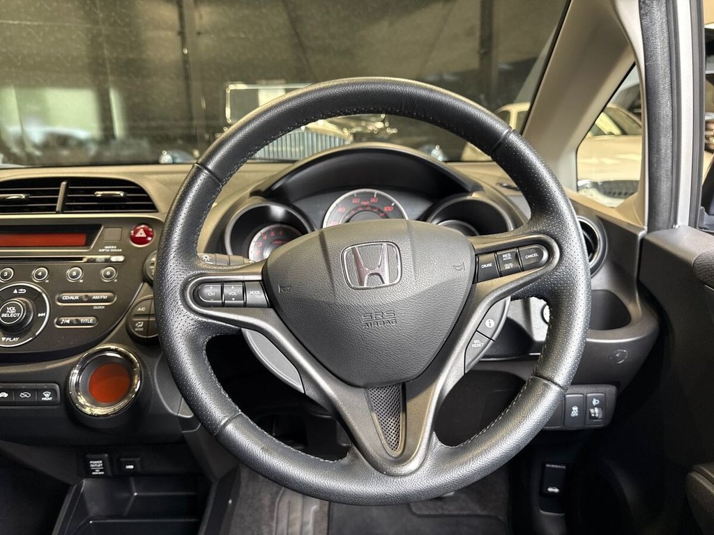 USED 2015 15 HONDA JAZZ 1.4 i-VTEC ES Plus Hatchback 5dr Petrol Manual Euro 5 (99 ps) 1 OWNER|FULL HONDA HISTORY