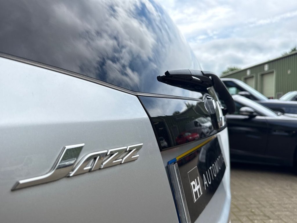 USED 2015 15 HONDA JAZZ 1.4 i-VTEC ES Plus Hatchback 5dr Petrol Manual Euro 5 (99 ps) 1 OWNER|FULL HONDA HISTORY